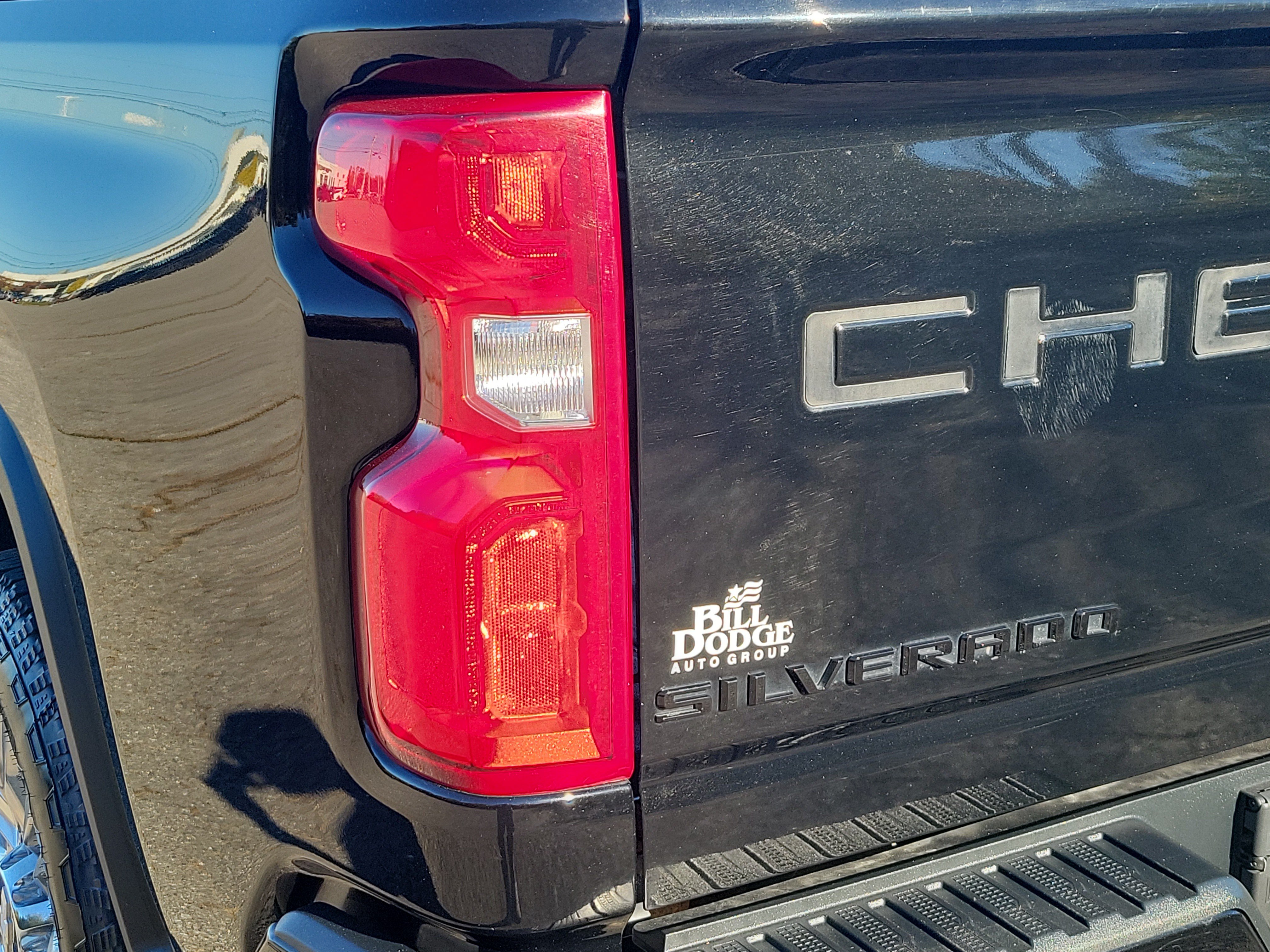 Used 2020 Chevrolet Silverado 2500 High Country w/ Technology Package AWD/4WD image 11