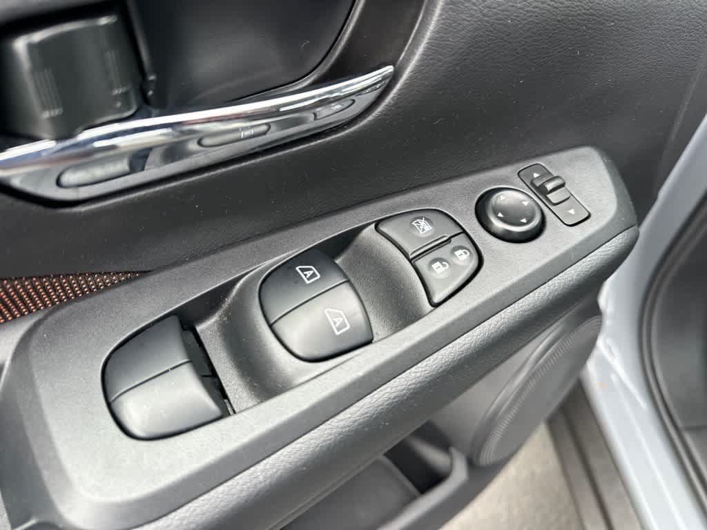 Used 2024 Nissan Kicks SR FWD image 13