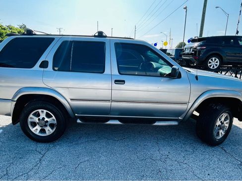 Used 2001 Nissan Pathfinder SE RWD image 6