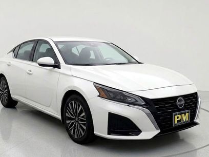 Used 2025 Nissan Altima 2.5 SV