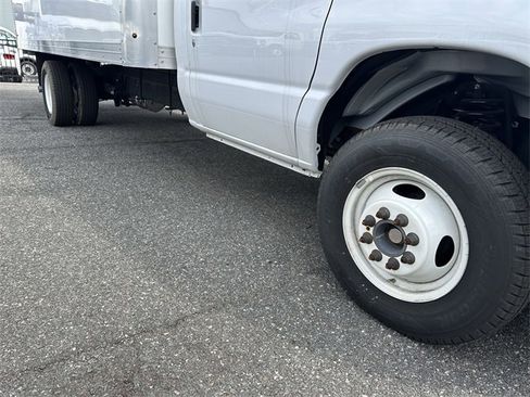 New 2024 Ford E-450 and Econoline 450 Super Duty w/ Power Windows & Locks Group image 21