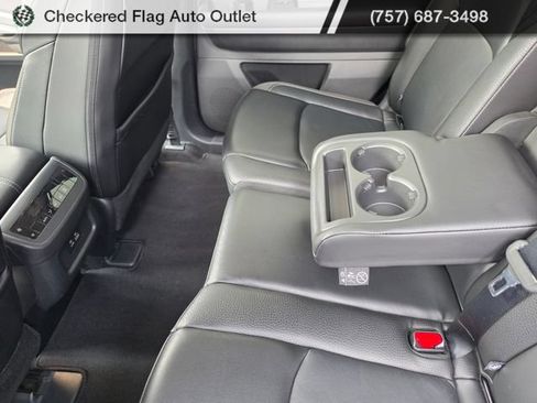 Used 2024 Nissan Pathfinder SL FWD image 40