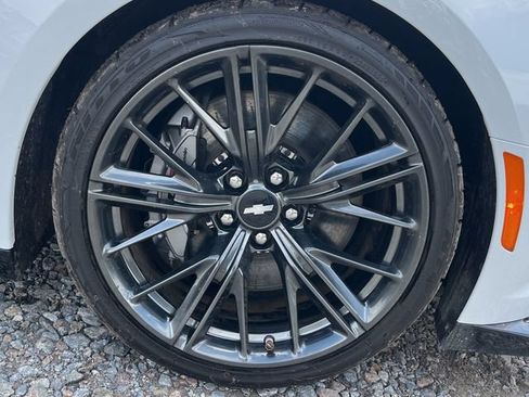 Used 2019 Chevrolet Camaro ZL1 RWD image 11