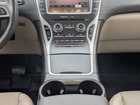 Used 2019 Lincoln Nautilus Reserve image 20