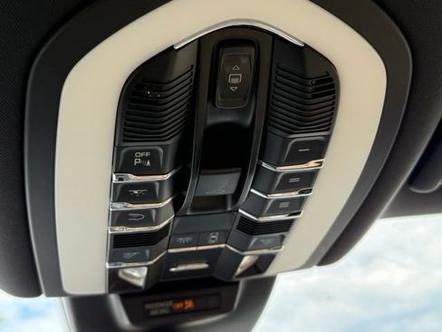Used 2017 Porsche Macan S w/ Premium Package Plus AWD/4WD image 27