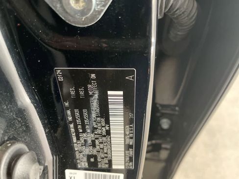 Used 2024 Toyota Highlander Platinum image 29