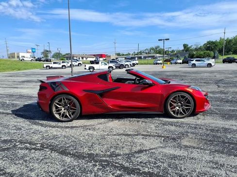 Used 2025 Chevrolet Corvette Z06 RWD image 12