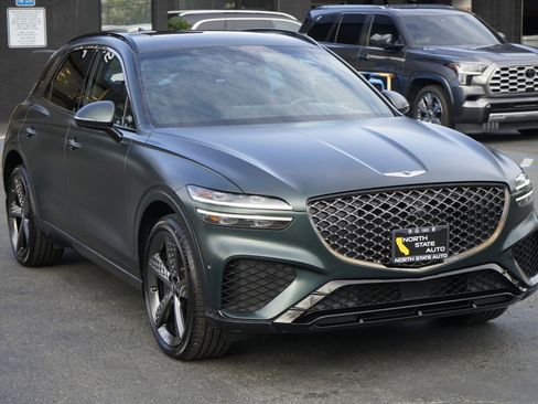 Used 2023 Genesis GV70 2.5T w/ Sport Prestige Package image 5