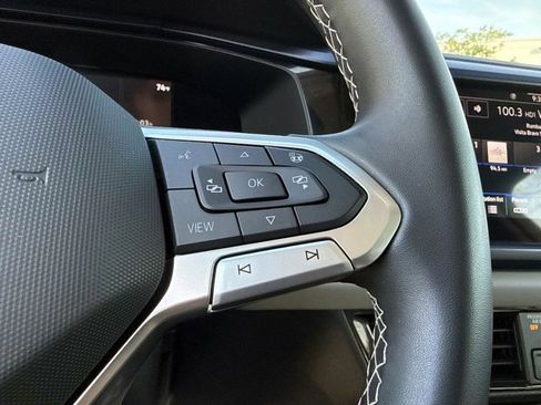 Used 2023 Volkswagen Taos SE image 30