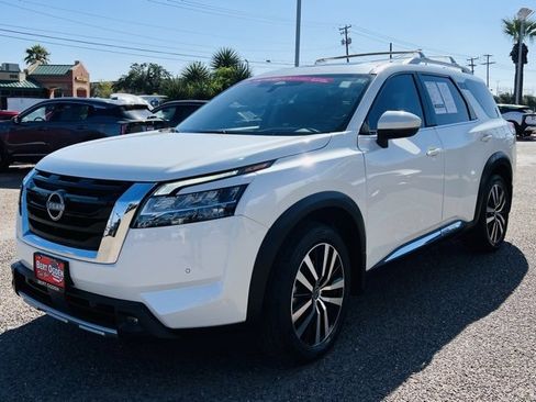 Certified 2023 Nissan Pathfinder Platinum w/ Cargo Package image 3