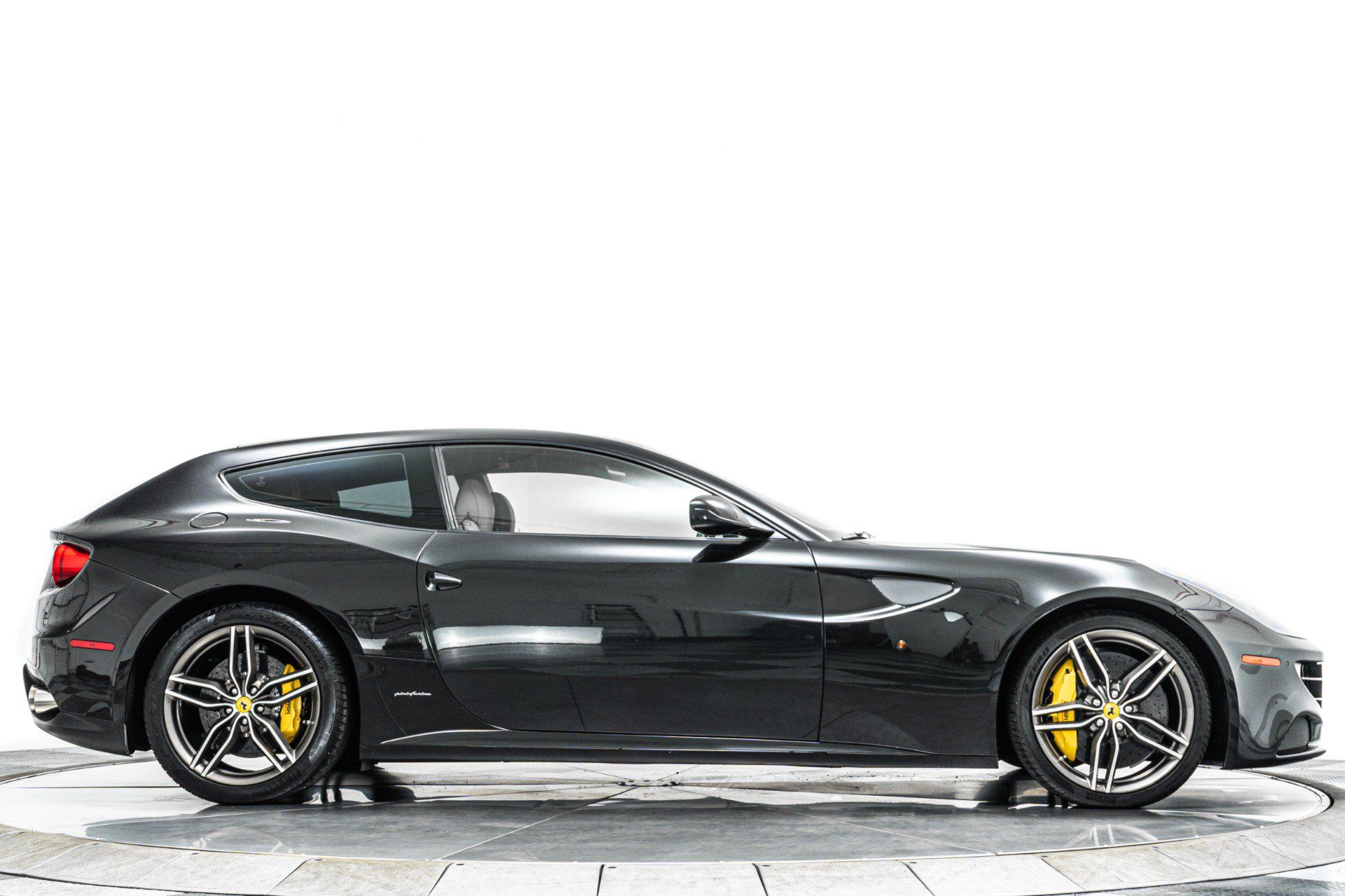 Used 2014 Ferrari FF AWD/4WD image 44
