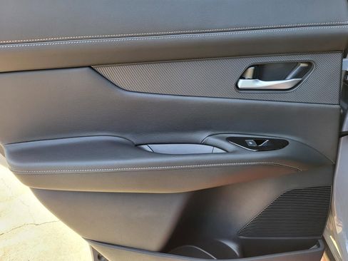 New 2025 Nissan Murano SL image 16