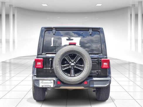 Used 2020 Jeep Wrangler Unlimited Sahara AWD/4WD image 4