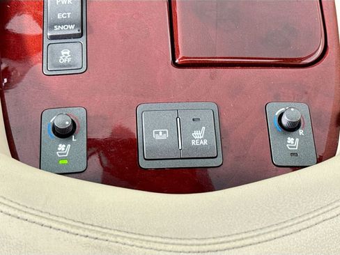 Used 2012 Lexus LS 460 w/ Comfort Pkg image 25