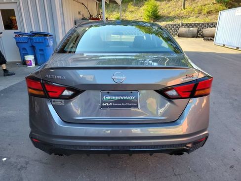 Used 2025 Nissan Altima 2.5 SR FWD image 6