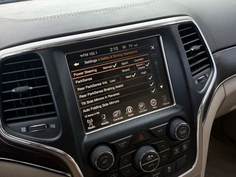 Used 2017 Jeep Grand Cherokee Overland image 40