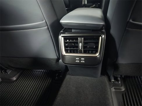 Used 2025 Toyota Crown XLE image 39