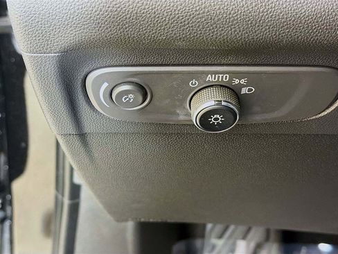 Used 2023 Buick Envision Avenir image 30