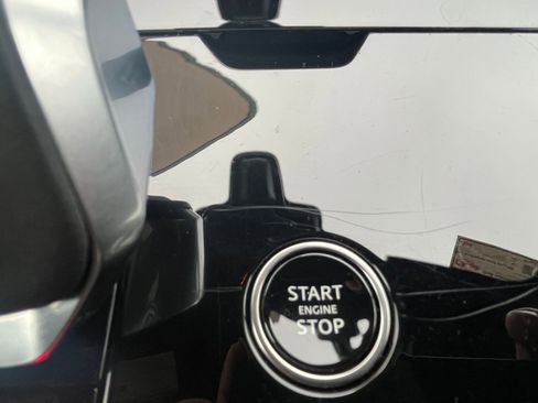 Used 2025 Land Rover Range Rover Sport SE image 26