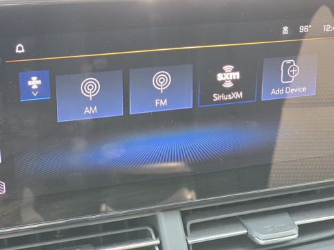 Used 2025 Chevrolet Trax LT FWD image 7