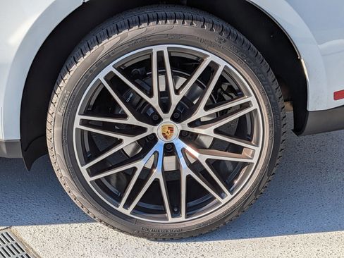 Certified 2025 Porsche Macan image 29
