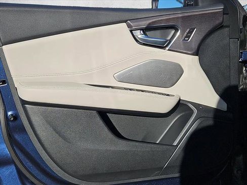 Used 2025 Acura RDX SH-AWD w/ Advance Package image 11