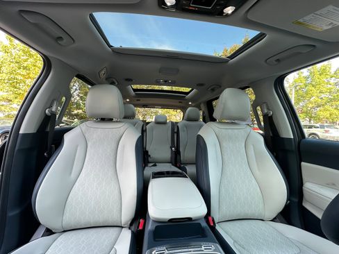 New 2026 Kia Carnival SX image 38