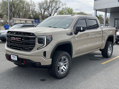 Used 2022 GMC Sierra 1500 AT4 AWD/4WD image 3