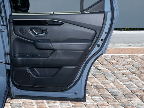 Certified 2023 Honda Pilot Touring image 17