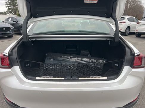 Used 2025 Lexus ES 300h Ultra Luxury image 36