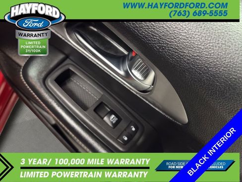 Used 2025 Chrysler Pacifica Select FWD image 17