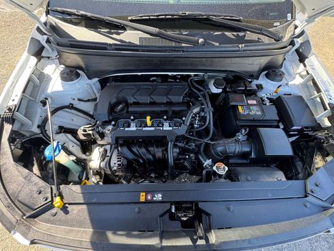 Used 2025 Hyundai Venue SEL image 32