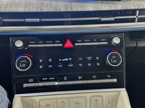 Used 2025 Hyundai Santa Fe Calligraphy FWD image 24