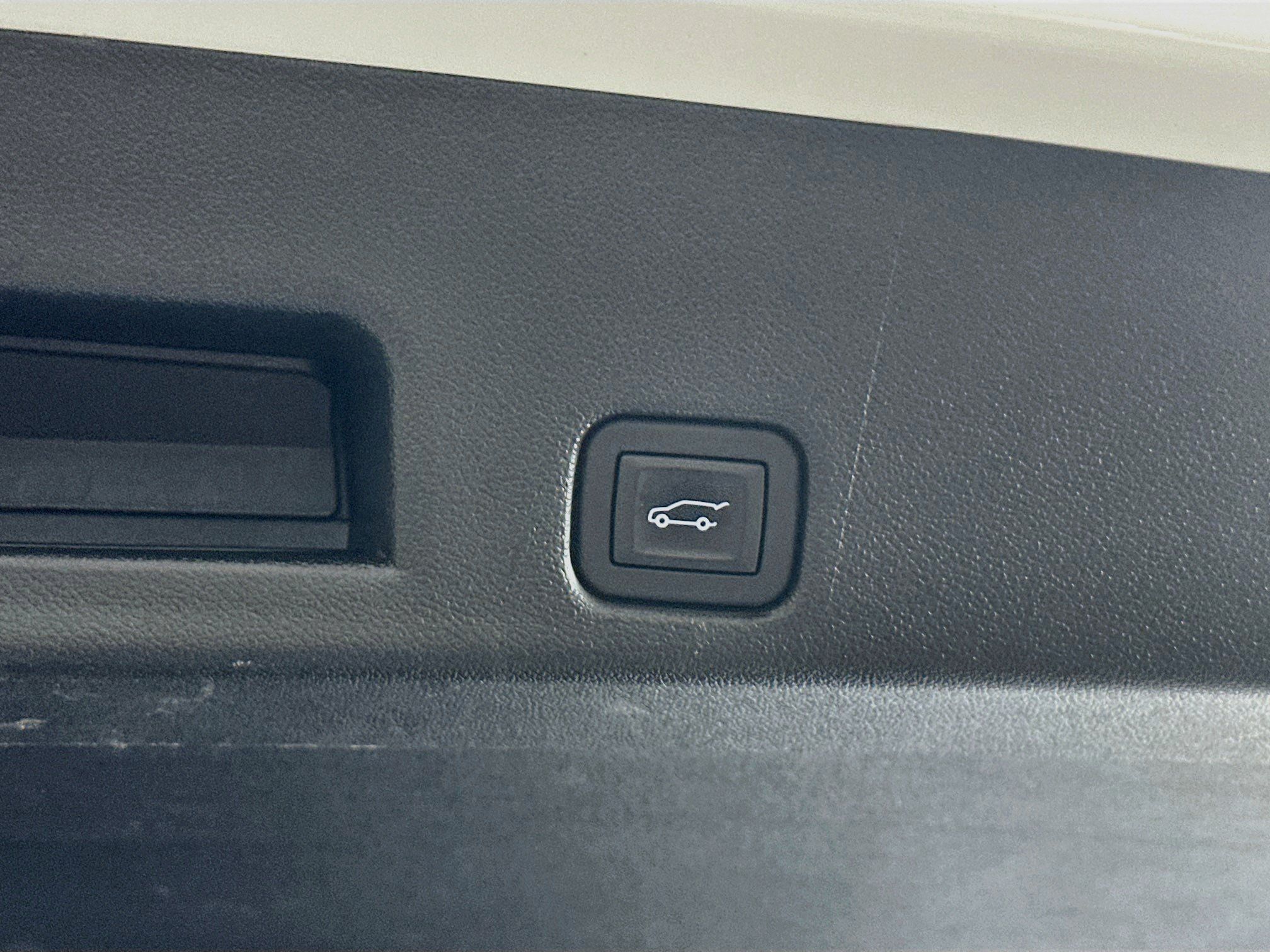 Used 2025 Buick Enclave Preferred FWD image 32