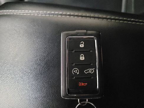 Used 2023 Jeep Grand Cherokee Limited image 32