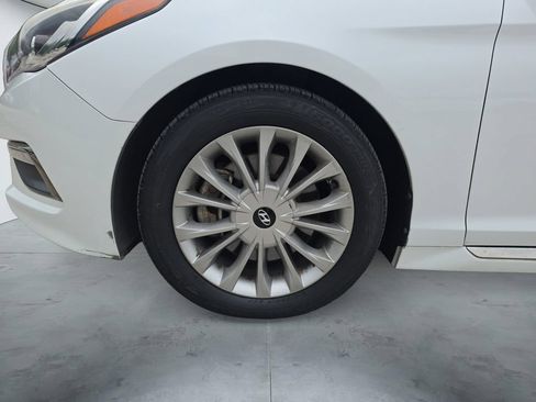 Used 2015 Hyundai Sonata Limited w/ Option Group 06 FWD image 14