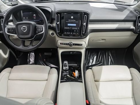 Certified 2023 Volvo XC40 B5 Ultimate w/ Protection Package Premier AWD/4WD image 23
