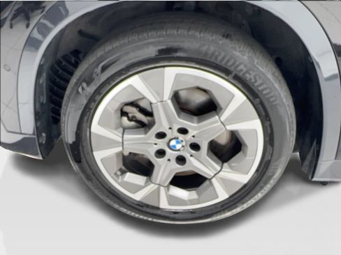 Used 2025 BMW X1 xDrive28i AWD/4WD image 12