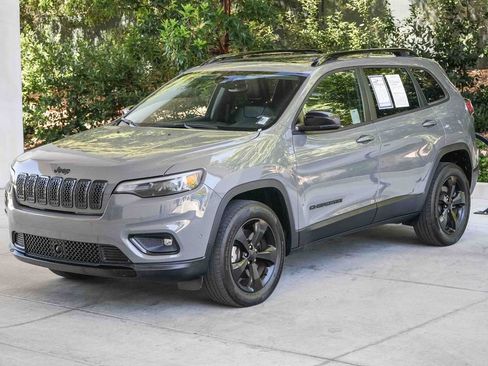Used 2023 Jeep Cherokee Altitude Lux w/ Lux Elite Package AWD/4WD image 3