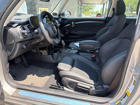 Used 2024 MINI Cooper SE FWD image 10