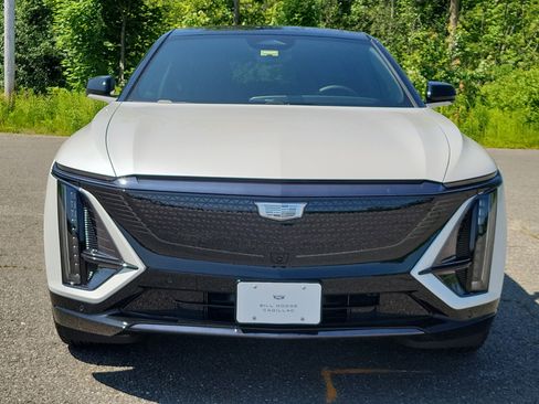 New 2025 Cadillac Lyriq Sport image 2