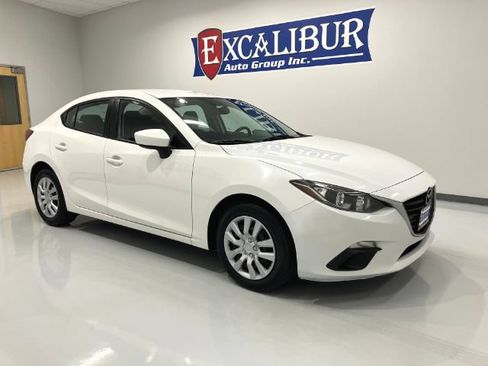 Used 2016 MAZDA MAZDA3 i Sport FWD image 9
