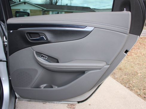 Used 2018 Chevrolet Impala LT image 33