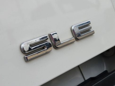 Used 2015 GMC Sierra 1500 SLE w/ SLE Value Package image 16