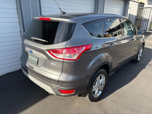 Used 2014 Ford Escape SE image 4