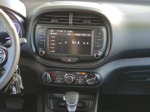 Used 2025 Kia Soul LX image 16