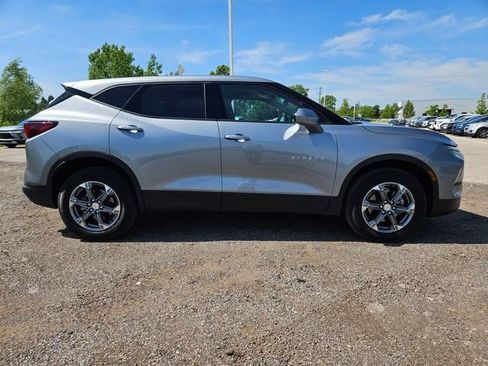 Used 2025 Chevrolet Blazer LT AWD/4WD image 8