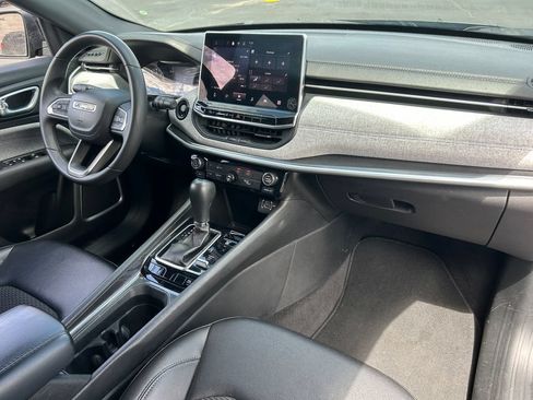 Used 2024 Jeep Compass Latitude AWD/4WD image 31