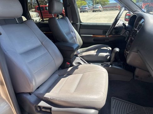 Used 1999 Nissan Pathfinder LE AWD/4WD image 22