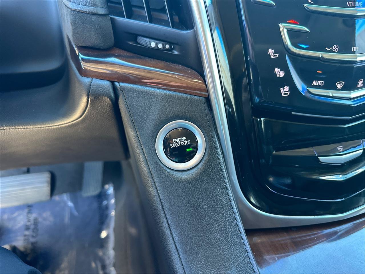 Used 2018 Cadillac Escalade Luxury AWD/4WD image 36